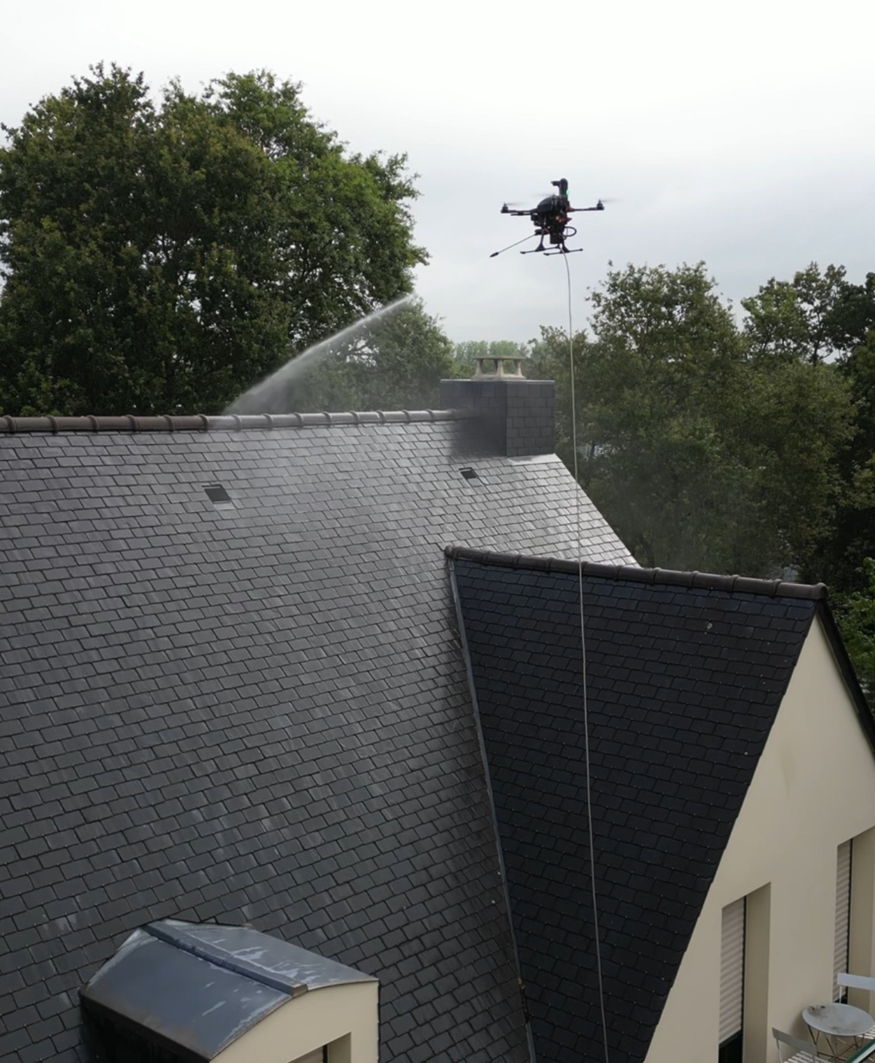 Nettoyage de toiture par drone en Bretagne